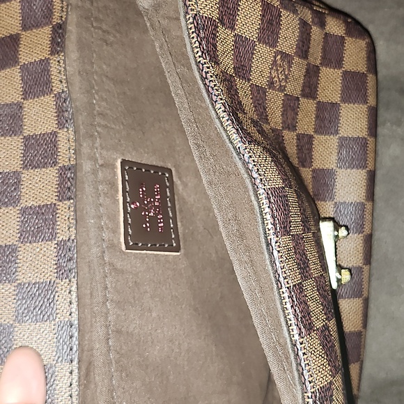 BEAUTIFUL LEATHER MENS LOUIS VUTTION, CARRY BAG. - Picture 8 of 10